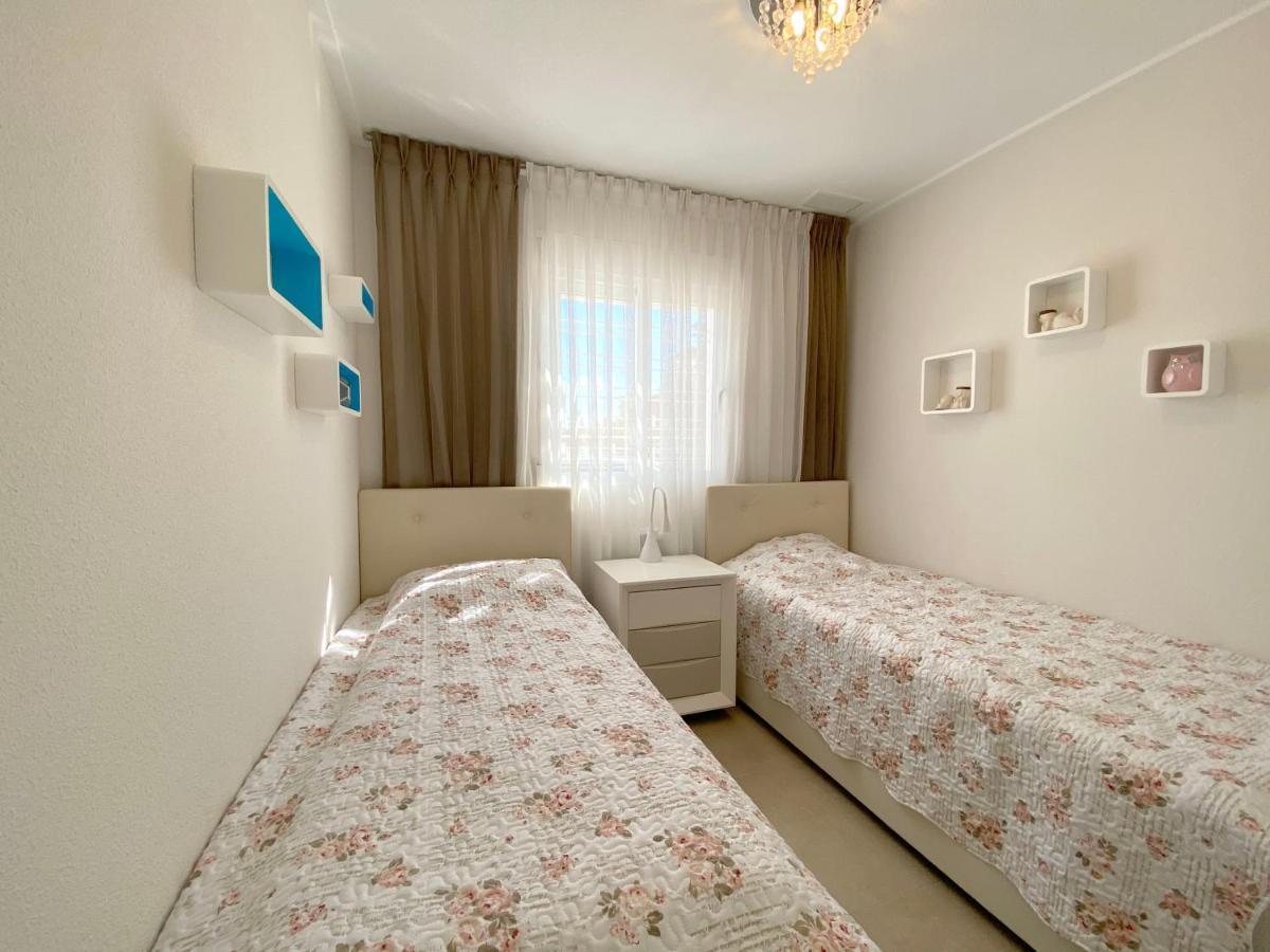 Vista Azul - Punta Prima - Spa Y Piscina Torrevieja Bagian luar foto